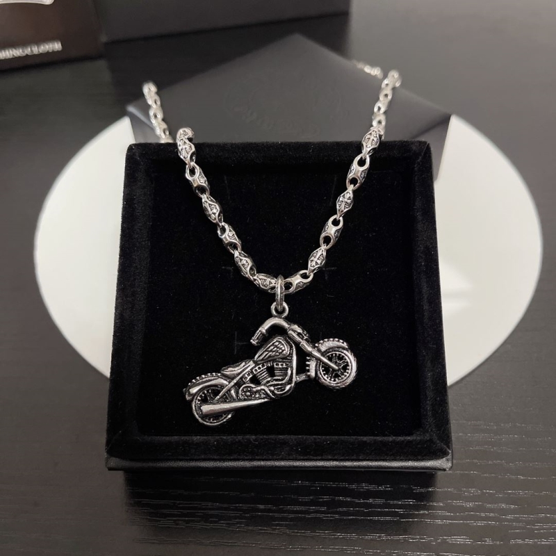 Ch**me He**ts necklaces